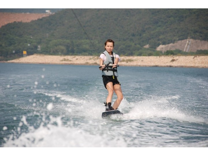 WhatsApp:67707449西貢Wakeboard教練